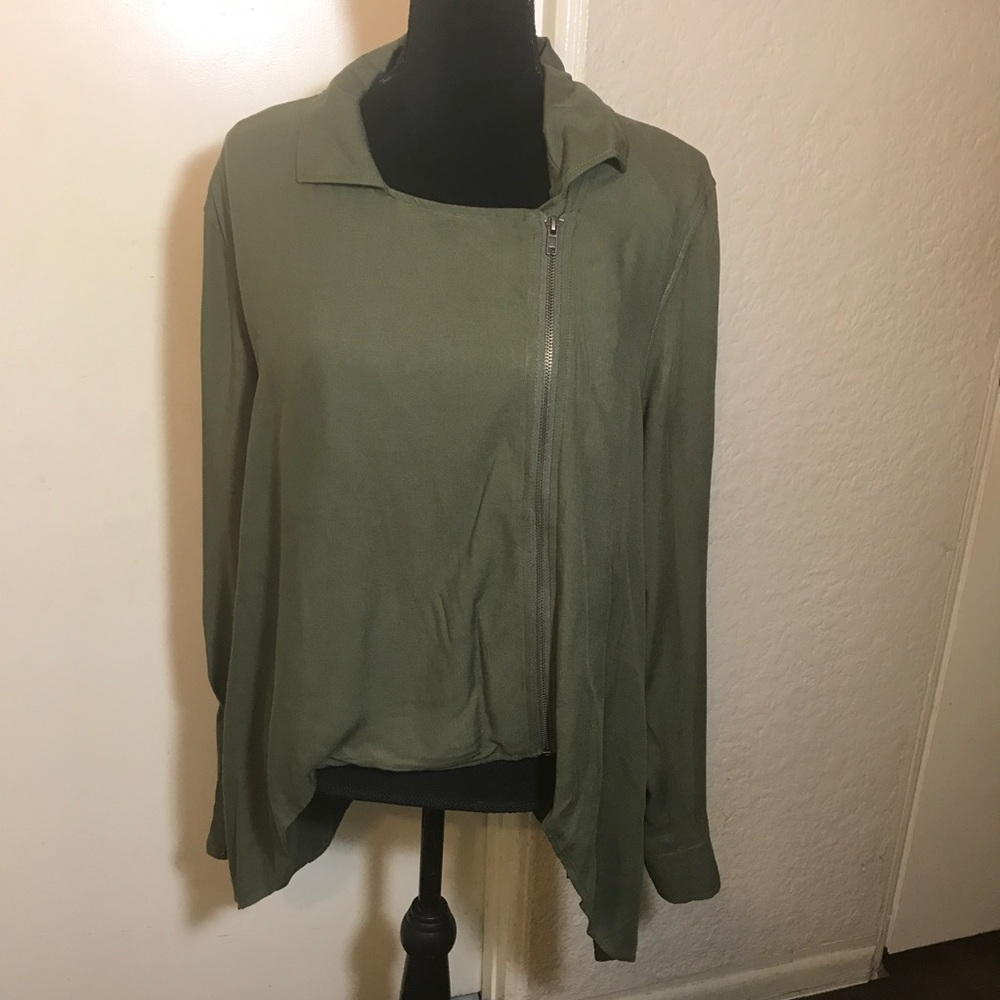 Torrid zip Up hi Low sweater size 2 - Picture 2 of 8